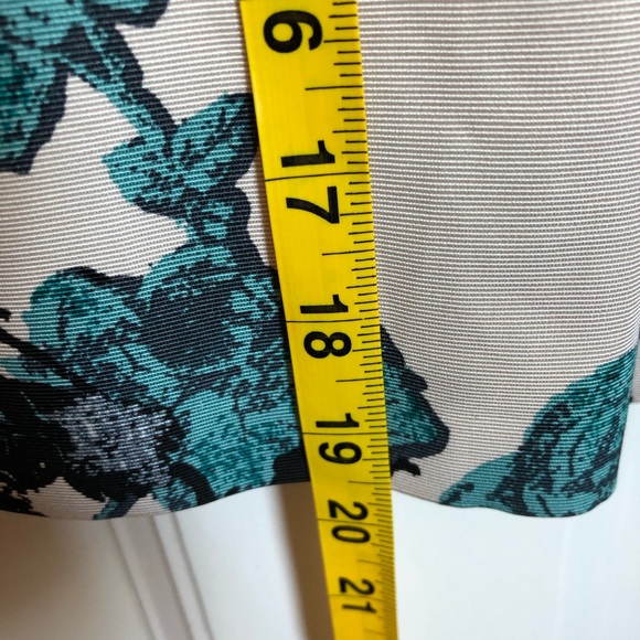 🌟HOST PICK 🌟 Max Mara Weekend floral skirt 4 - Picture 9 of 9